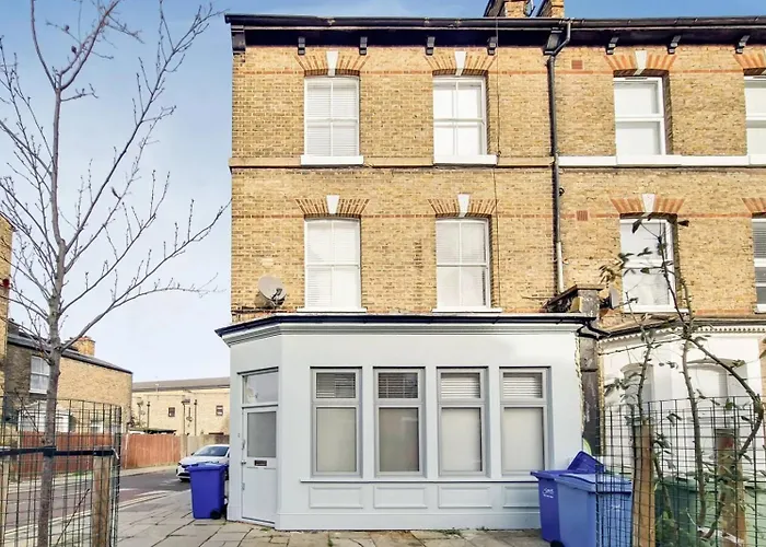 Luxury 2Bedroom And 2Bathroom Flat With Patio Central London!