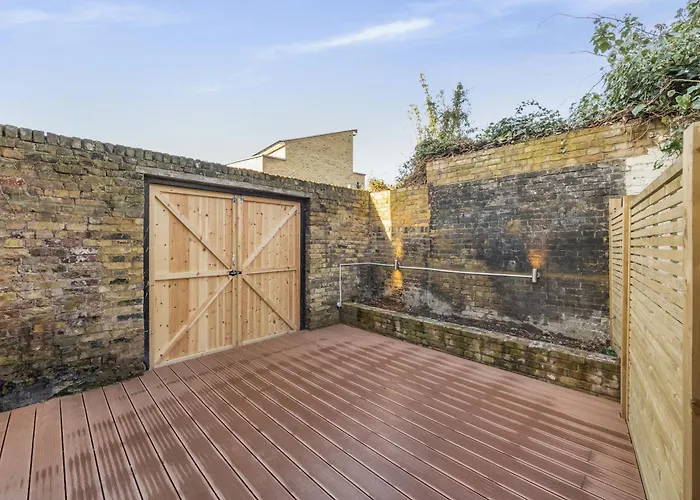 Luxury 2Bedroom And 2Bathroom Flat With Patio Central London!